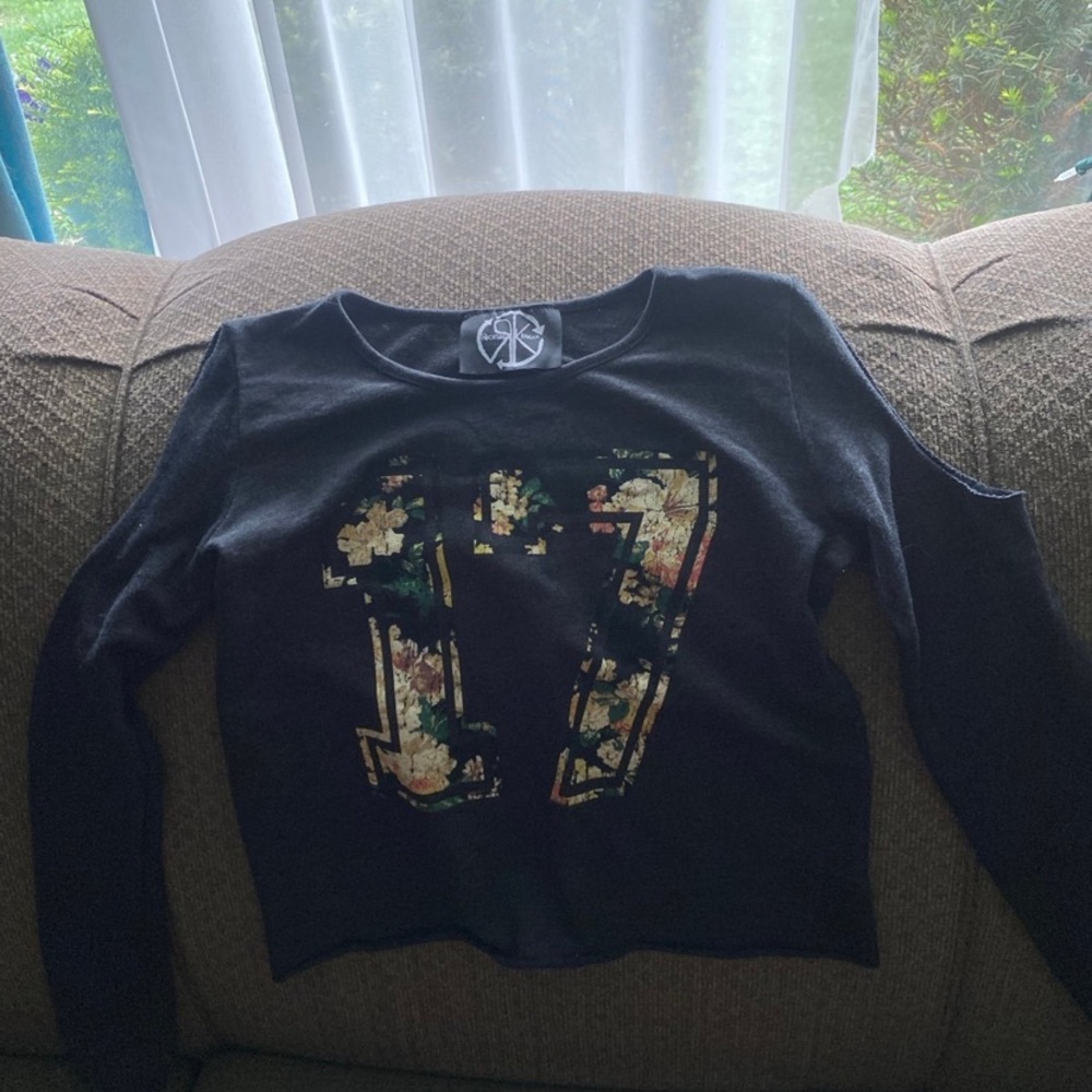 Juniors Shirt Size Small